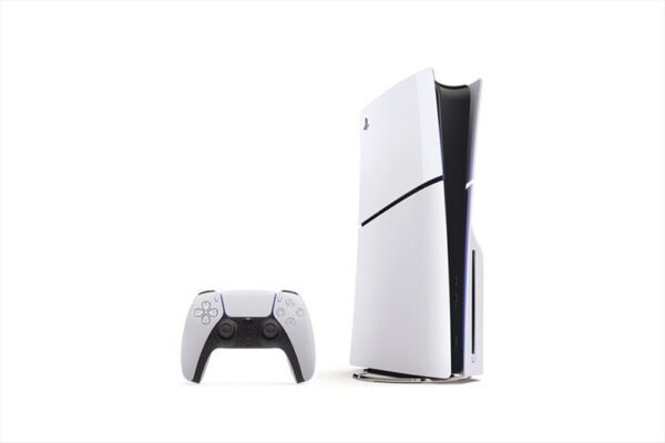 INSERZIONE PRIVATA - PS5 + PAD + 2 GIOCHI