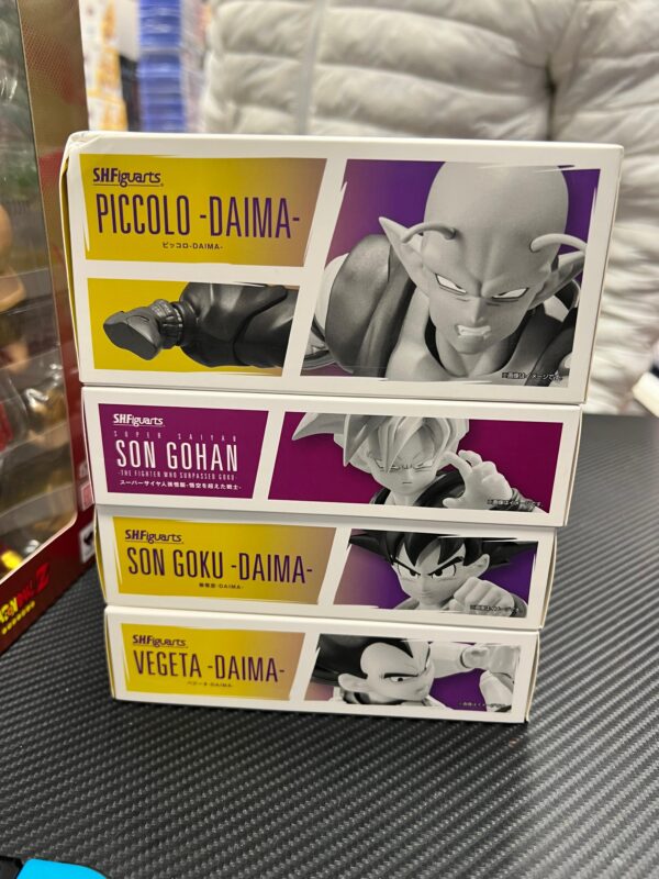 INSERZIONE PRIVATA - 2 FIGURE SH DAIMA